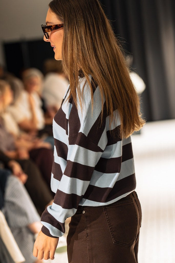 Pull ligné chocolat bleu ciel