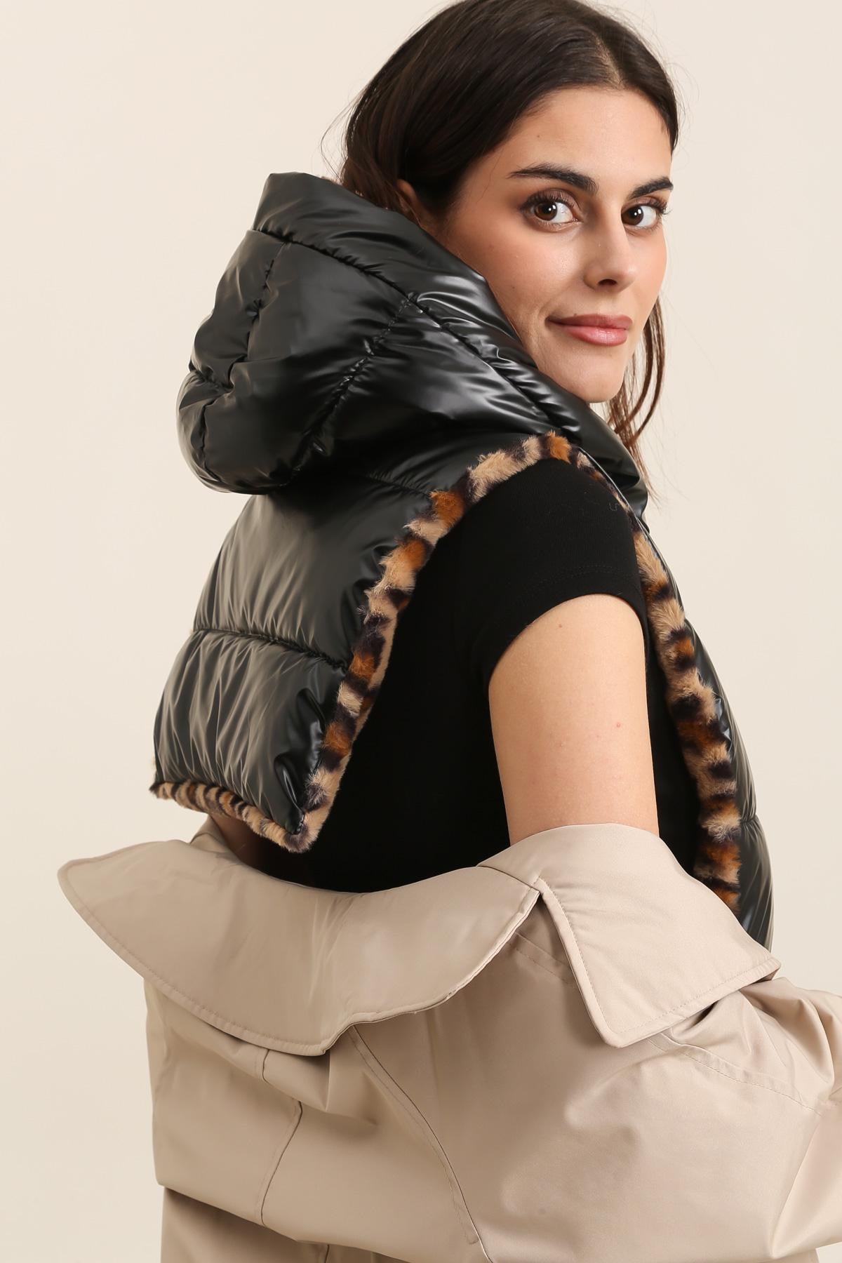 Capuche amovible et réversible